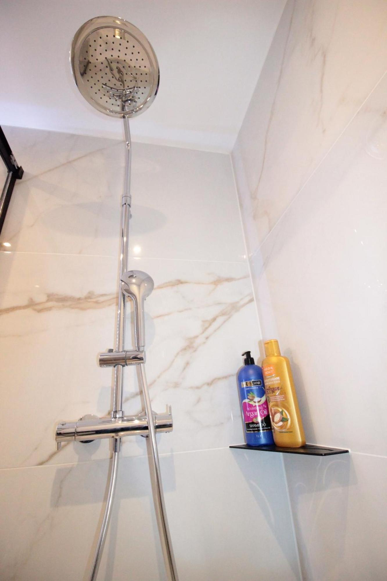 Luxury Studio, Rez De Chaussee, Parking Prive Video Surveillance, Canape Haute Qualite Convertible Couchage 2 Personnes, Centre Ville Proche, Restaurant, Boulangerie 2 Minutes A Pied, Terrasse - 800Metre Carre De Terrain - Gere Par Presta-Zen'Service Verdun Exterior foto