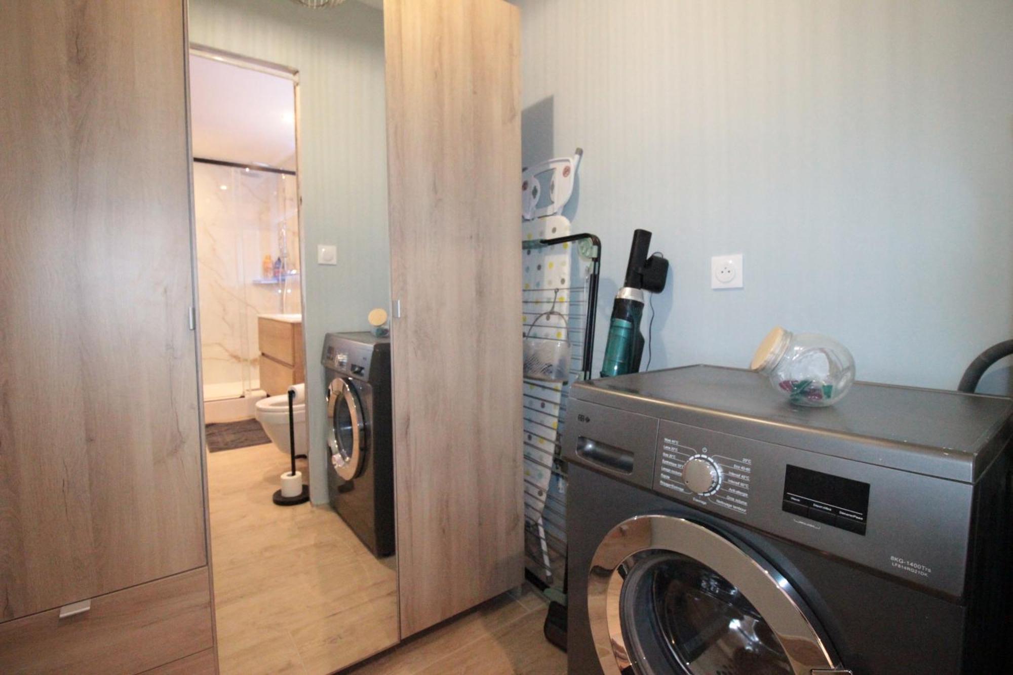 Luxury Studio, Rez De Chaussee, Parking Prive Video Surveillance, Canape Haute Qualite Convertible Couchage 2 Personnes, Centre Ville Proche, Restaurant, Boulangerie 2 Minutes A Pied, Terrasse - 800Metre Carre De Terrain - Gere Par Presta-Zen'Service Verdun Exterior foto