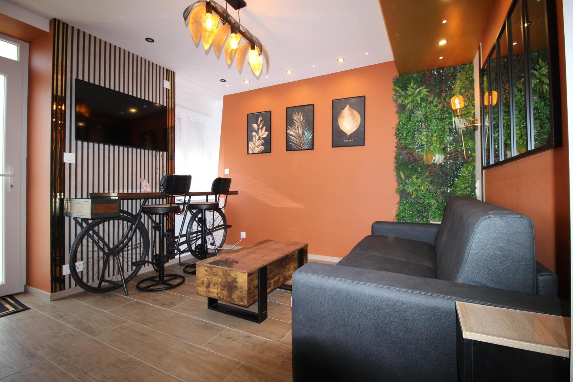 Luxury Studio, Rez De Chaussee, Parking Prive Video Surveillance, Canape Haute Qualite Convertible Couchage 2 Personnes, Centre Ville Proche, Restaurant, Boulangerie 2 Minutes A Pied, Terrasse - 800Metre Carre De Terrain - Gere Par Presta-Zen'Service Verdun Exterior foto